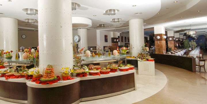 imagini hotel TITANIC LARA